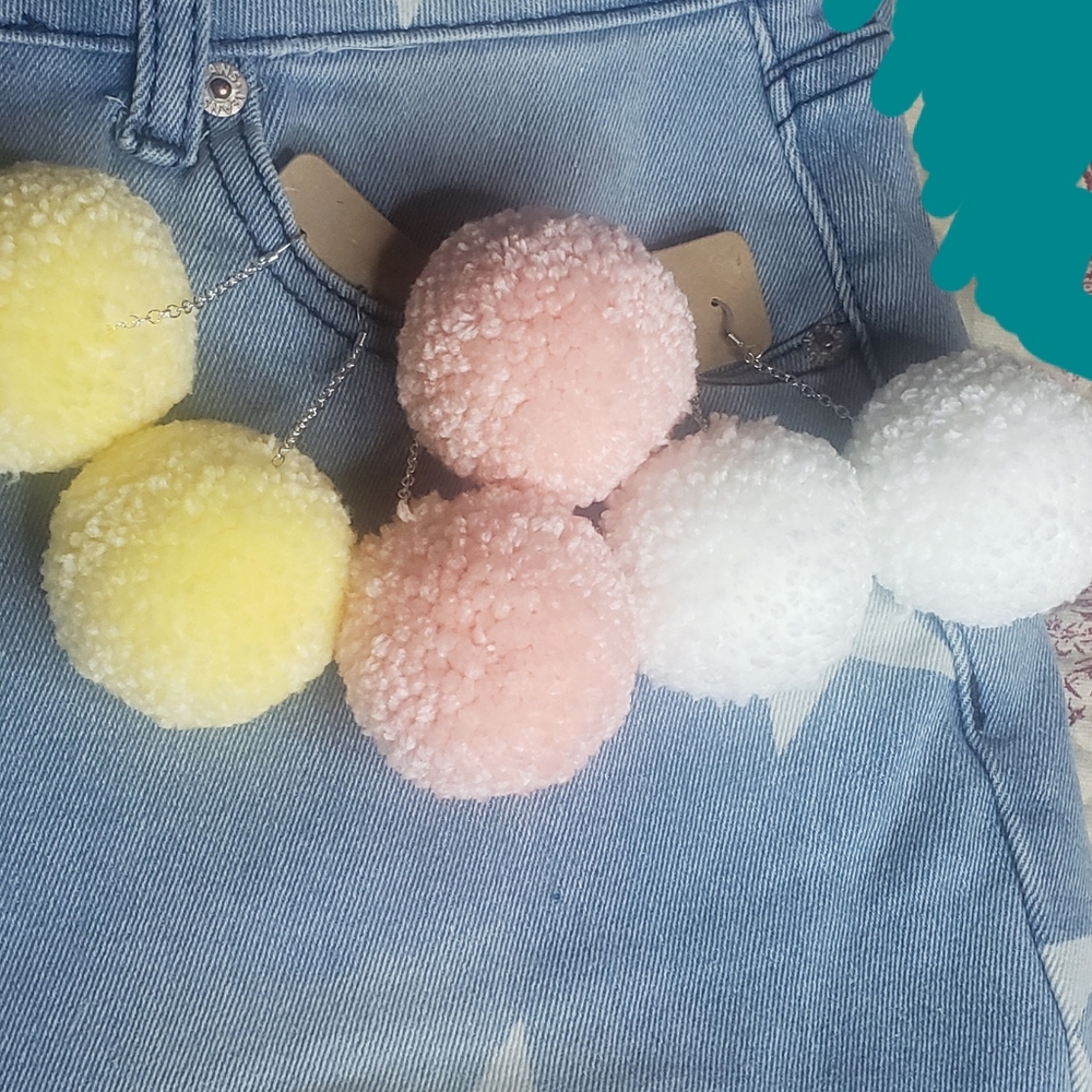 POMPOM EARRINGS